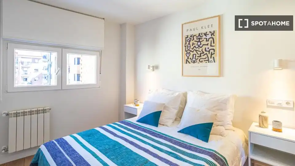 Bedroom of Flat for rent in Madrid  with Air Conditioner, Heating and Furnished