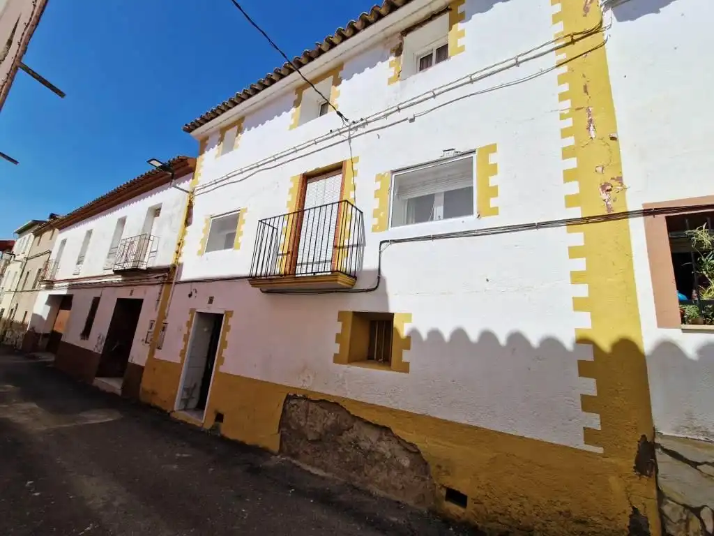 Vista exterior de Casa o xalet en venda en Alcampell amb Jardí privat, Terrassa i Balcó