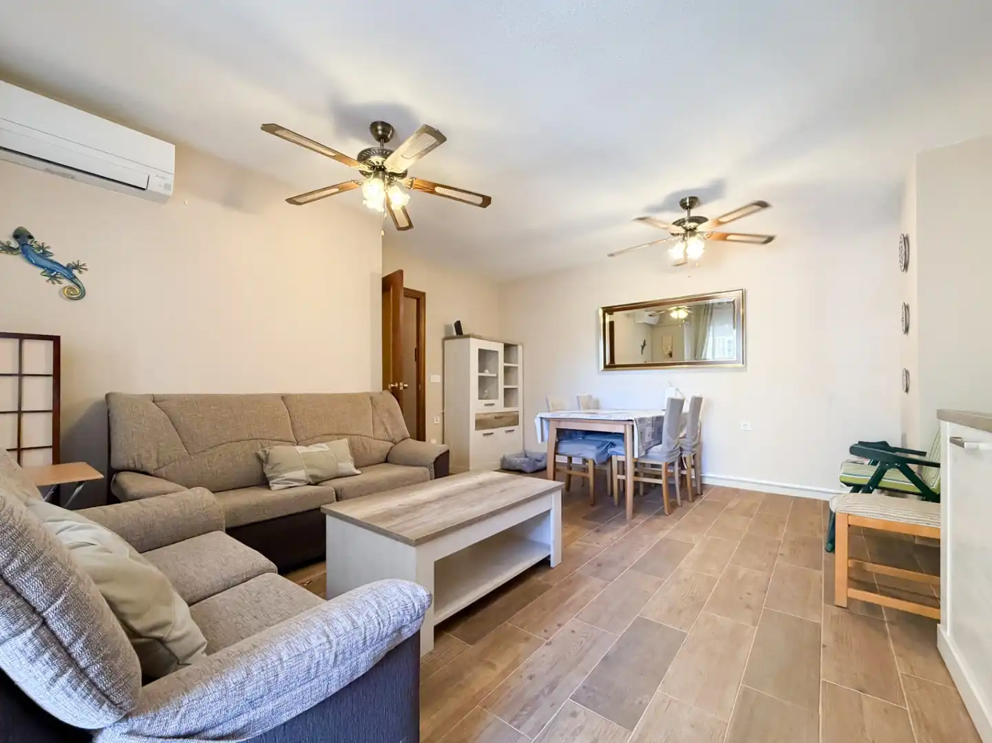 Sala d'estar de Apartament en venda en El Campello amb Aire condicionat, Terrassa i Traster