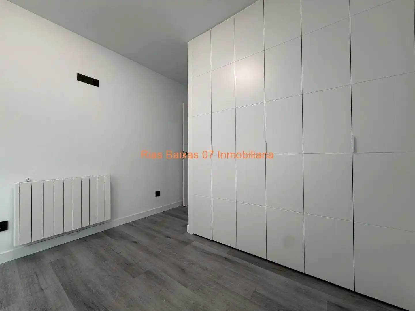 Habitación de Piso en venta en Vigo  con Calefacción, Terraza y Trastero