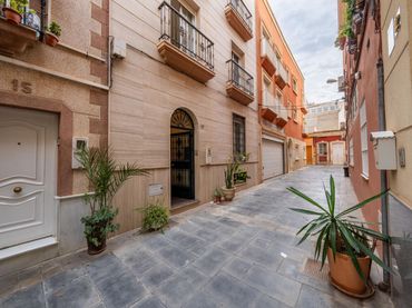 Casa con balcón en venta en REINALDOS
