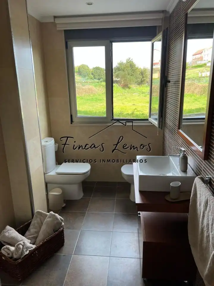 Bathroom of Flat for sale in Camariñas  with Storage room