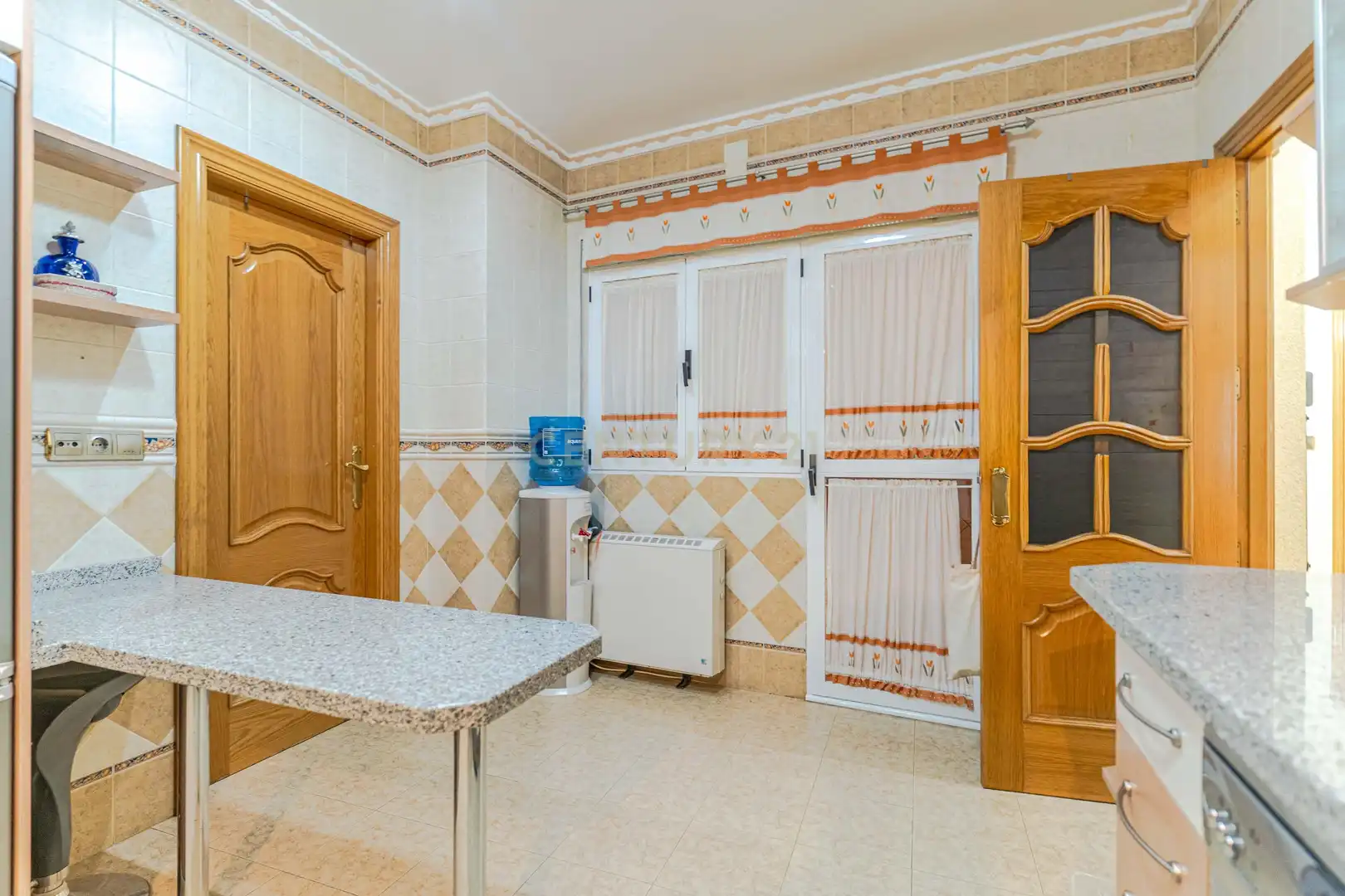 Cocina de Apartamento en venta en Montefrío con Aire acondicionado y Jacuzzi
