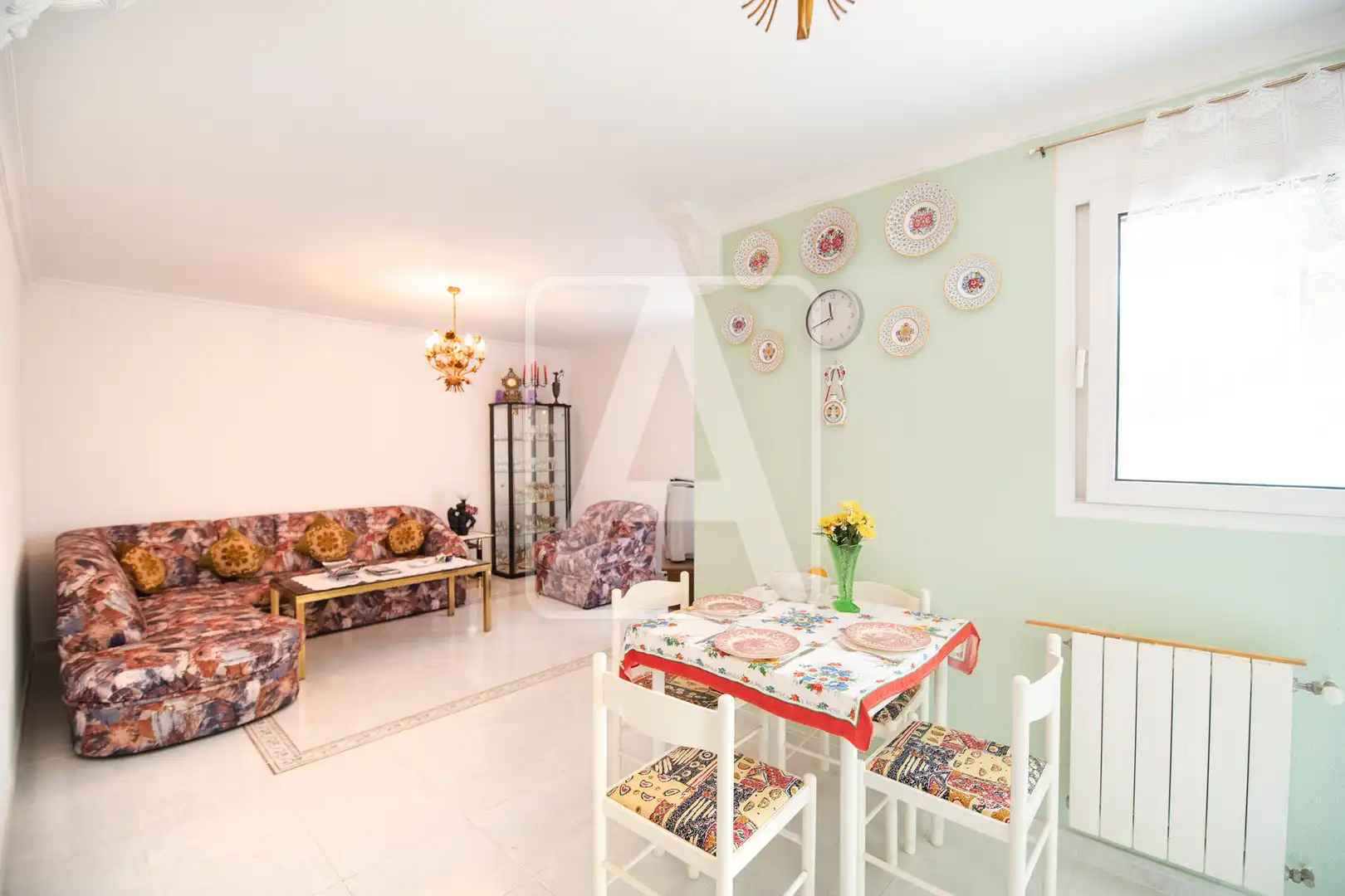 Sala d'estar de Casa o xalet en venda en Calpe / Calp amb Aire condicionat, Calefacció i Jardí privat