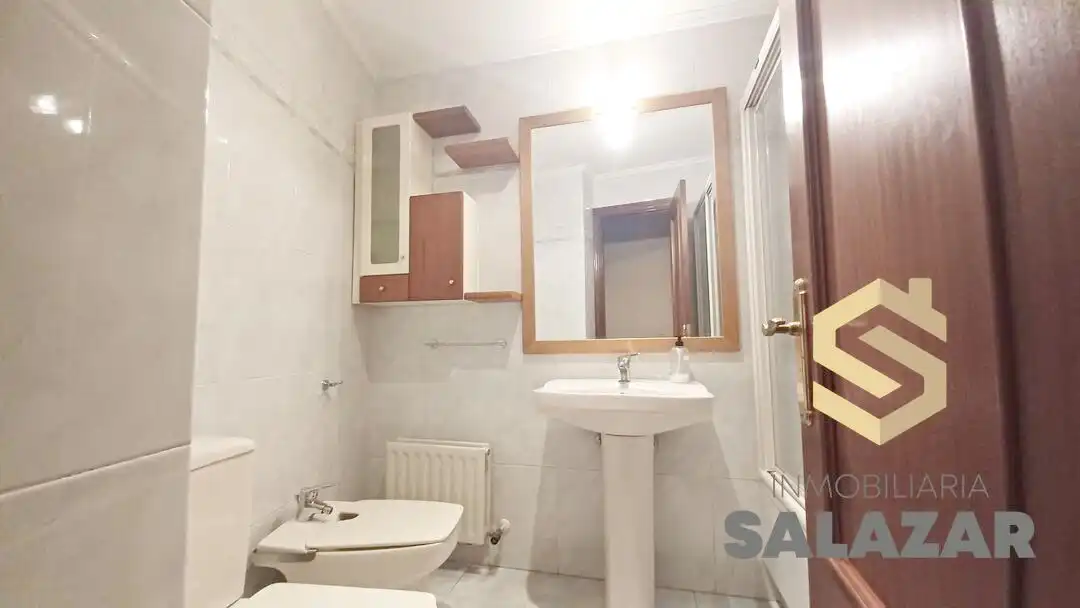 Bathroom of Flat for rent in Bilbao   with Heating