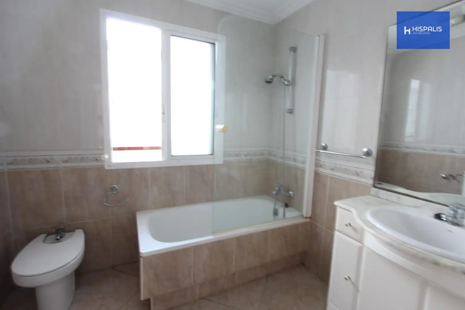Bathroom of Flat for sale in Sevilla