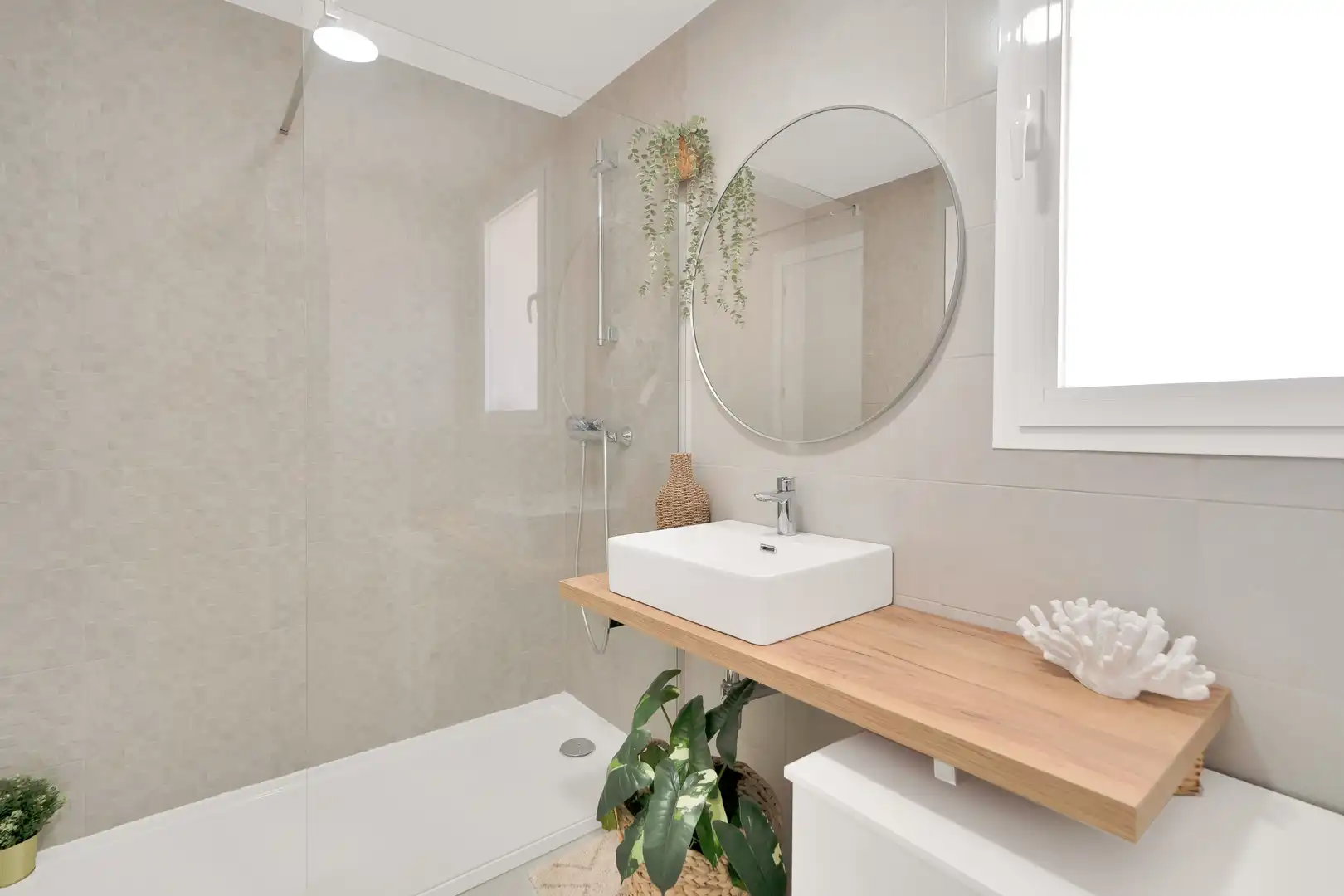 Bathroom of Attic for sale in Estepona  with Air Conditioner, Terrace and Storage room