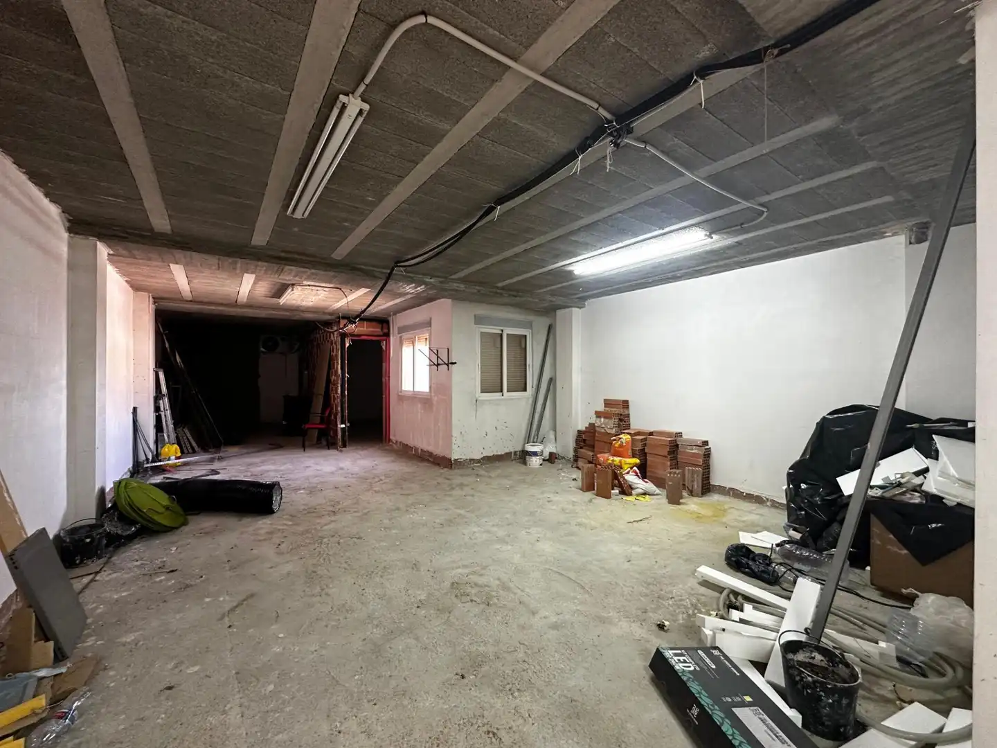 Buildings for sale in Guadassuar