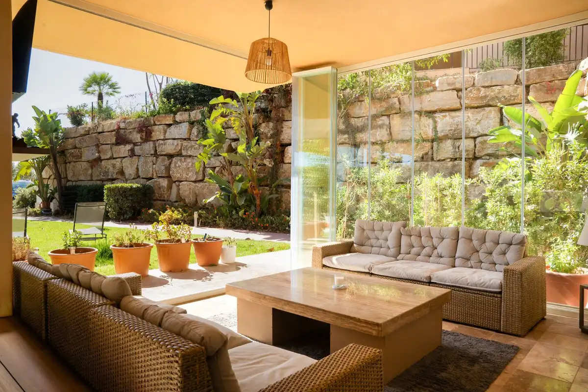 Terrassa de Planta baixa en venda en Benahavís amb Aire condicionat, Jardí privat i Terrassa