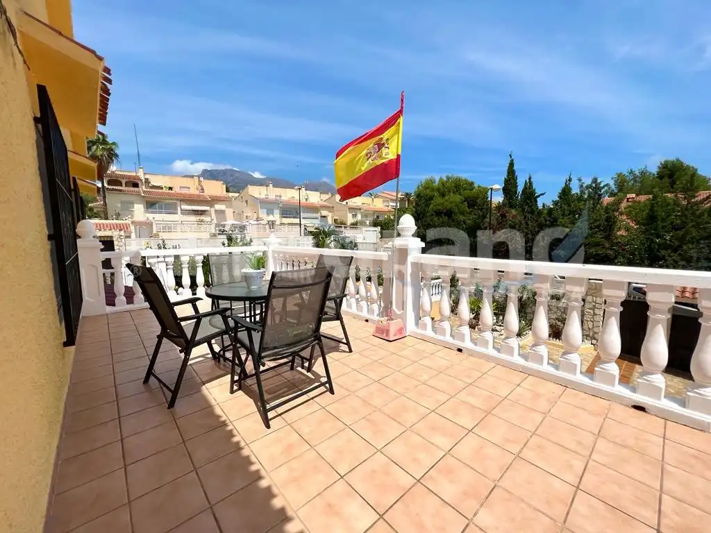 Vista exterior de Casa o chalet en venta en La Nucia con Aire acondicionado, Calefacción y Balcón