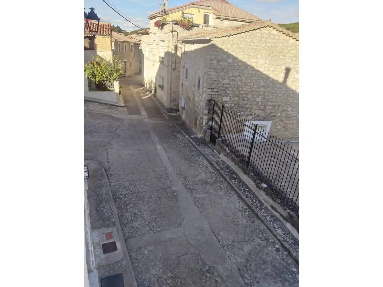 Vista exterior de Casa adosada en venta en Susinos del Páramo con Calefacción, Terraza y Amueblado