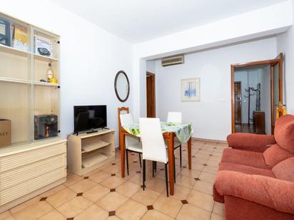 Living room of Flat for sale in  Granada Capital  with Air Conditioner