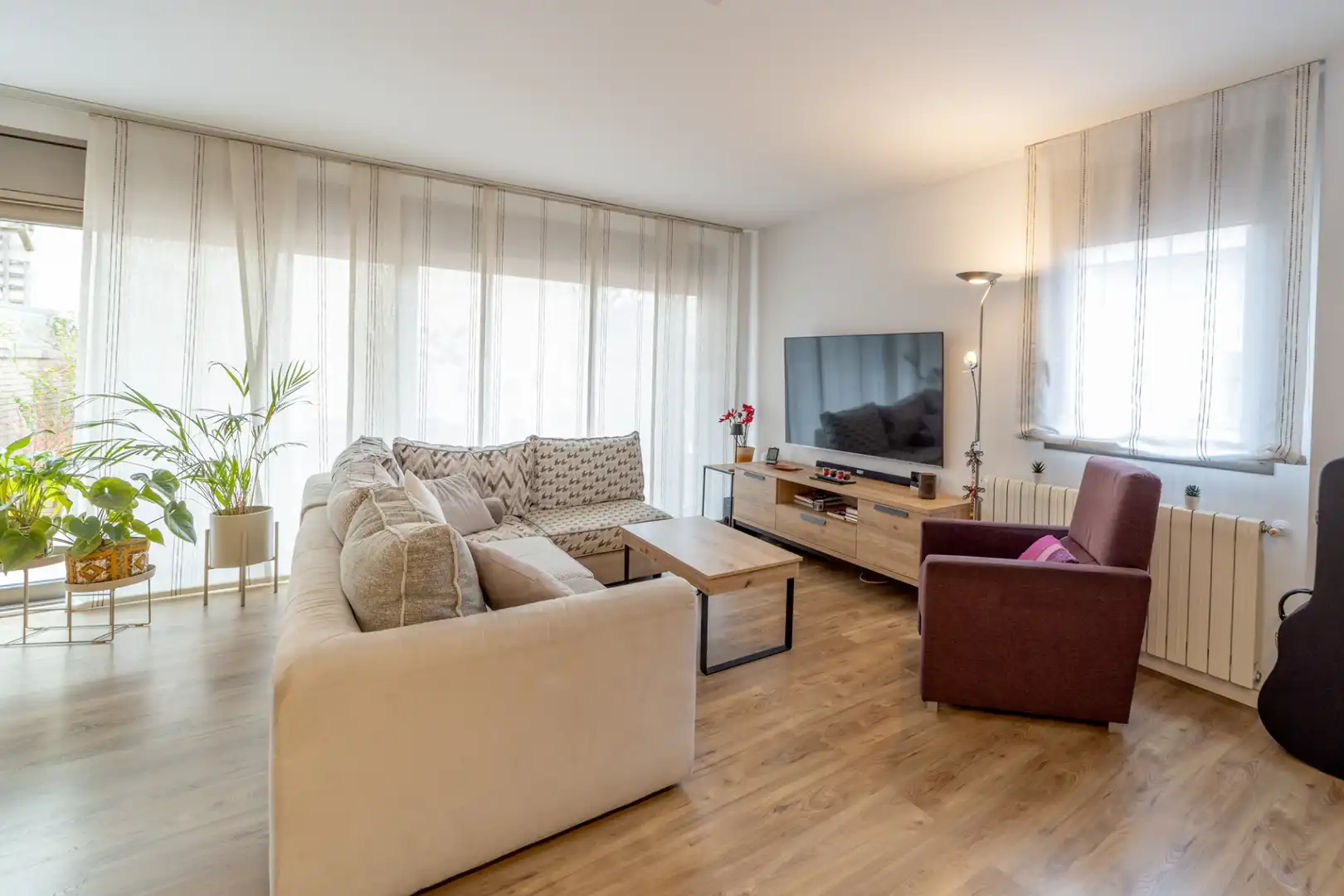 Sala d'estar de Casa o xalet en venda en Figueres amb Aire condicionat, Calefacció i Parquet