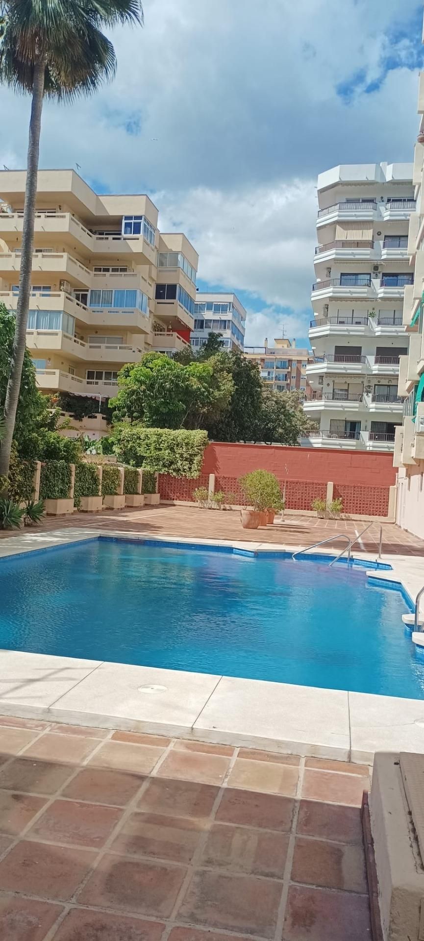 Piscina de Estudi en venda en Marbella amb Terrassa, Piscina i Balcó