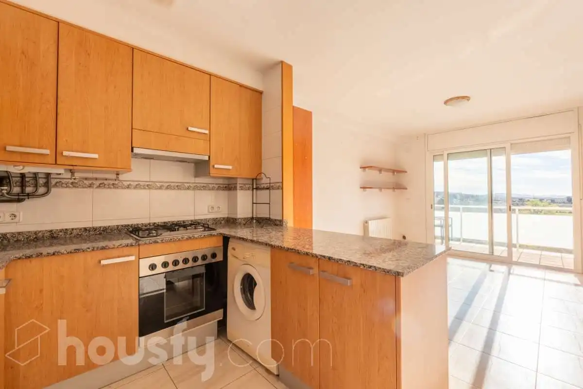 Küche von Wohnung zum Verkauf in Sant Martí Sarroca mit Privatgarten, Abstellraum und Gemeinschaftspool