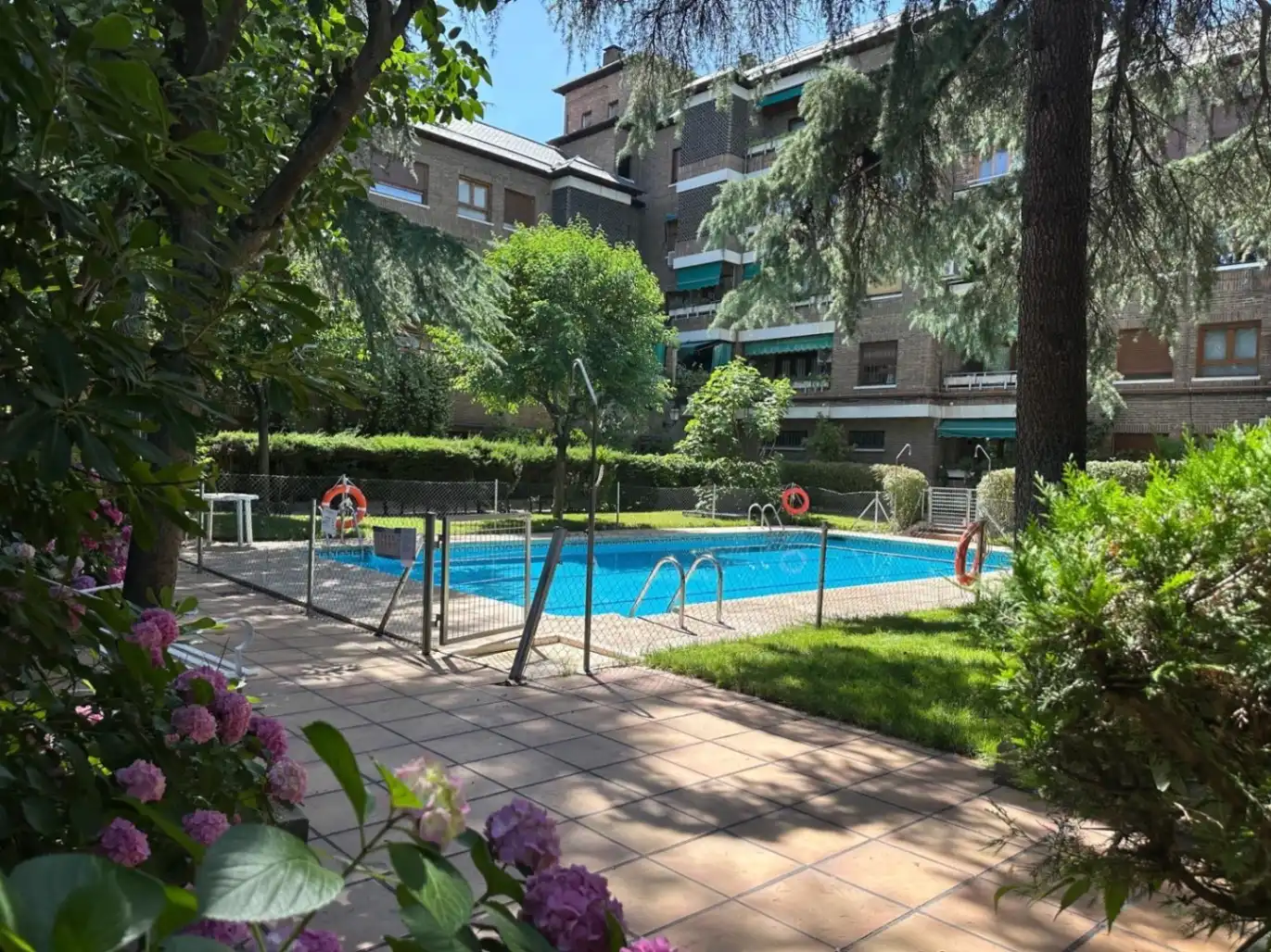 Swimming pool of Flat for sale in Ciudad Lineal