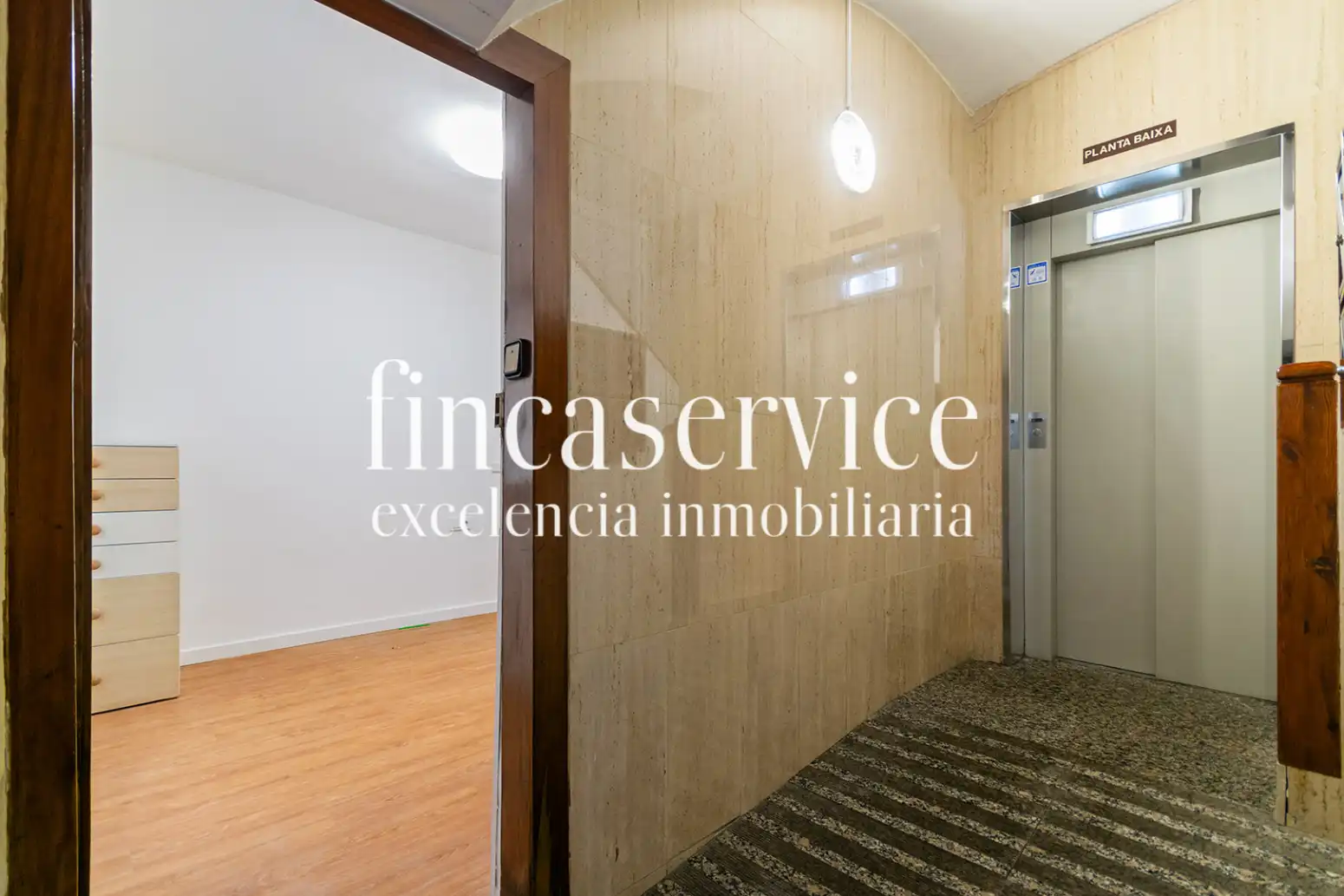 Wohnung zum Verkauf in Barcelona mit Klimaanlage, Heizung und Parkett