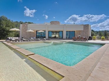 Chalet con piscina en venta en Cala Vedella-Cala Tarida