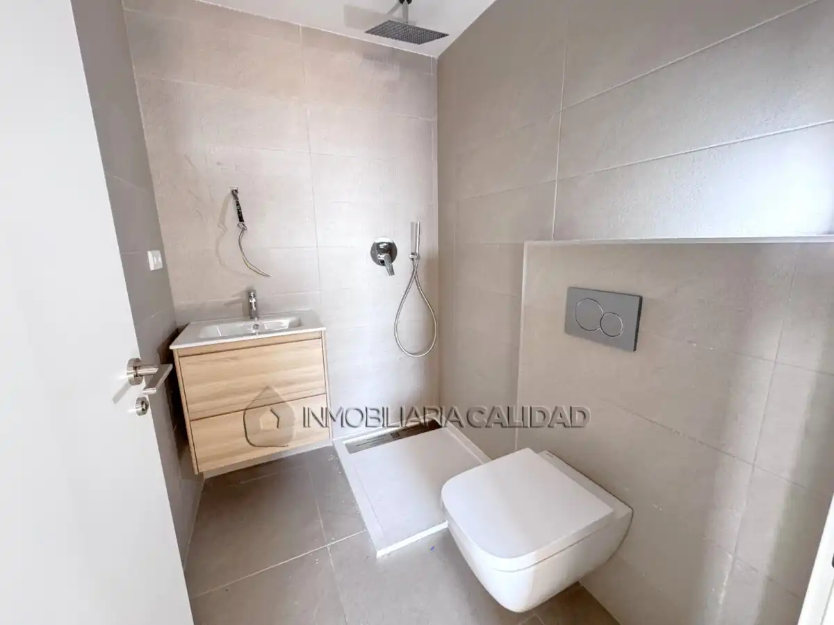 Baño de Piso en venta en Santa Pola con Calefacción, Trastero y Piscina