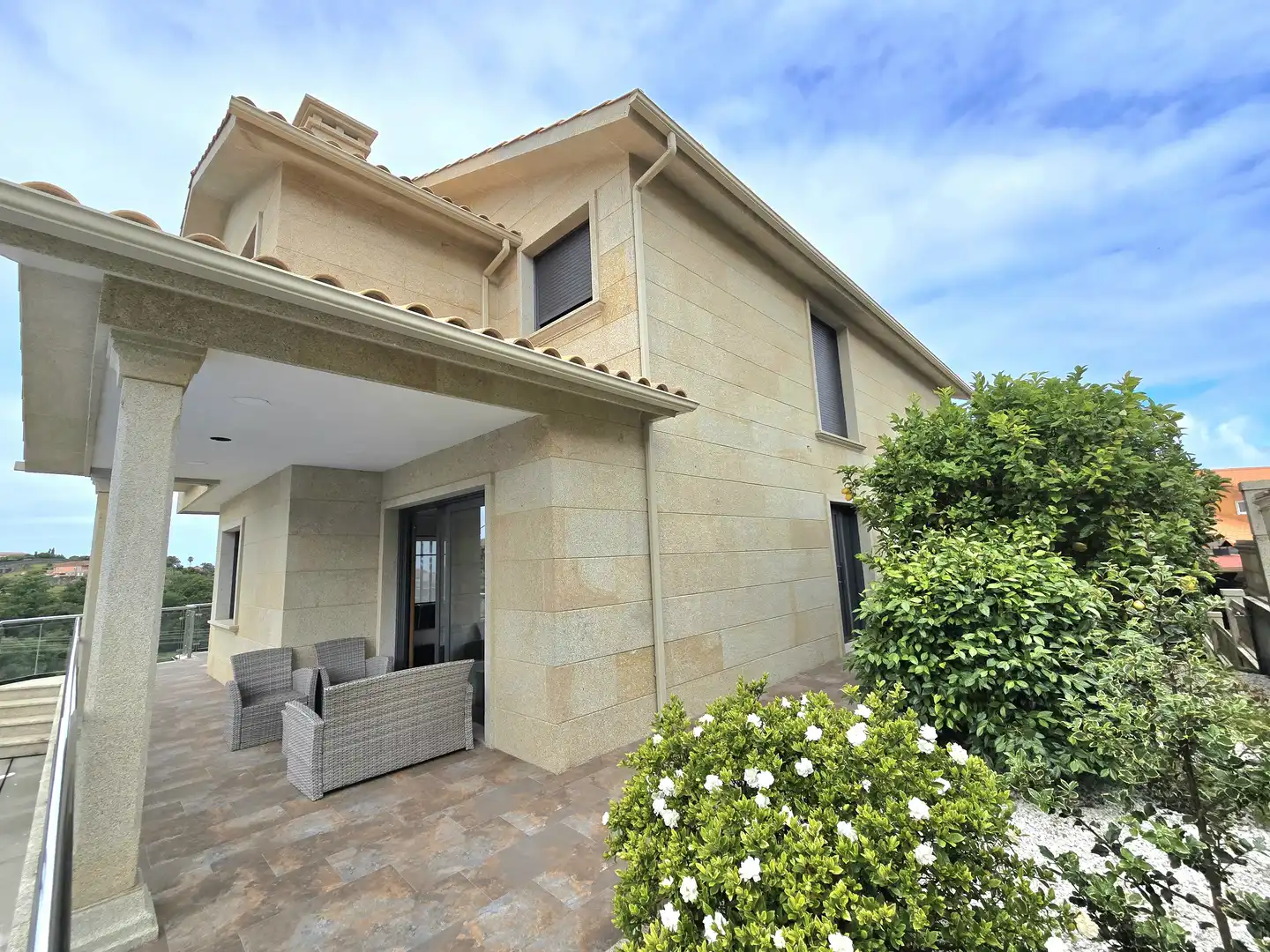 Terrassa de Casa o xalet en venda en Vigo  amb Calefacció, Jardí privat i Terrassa