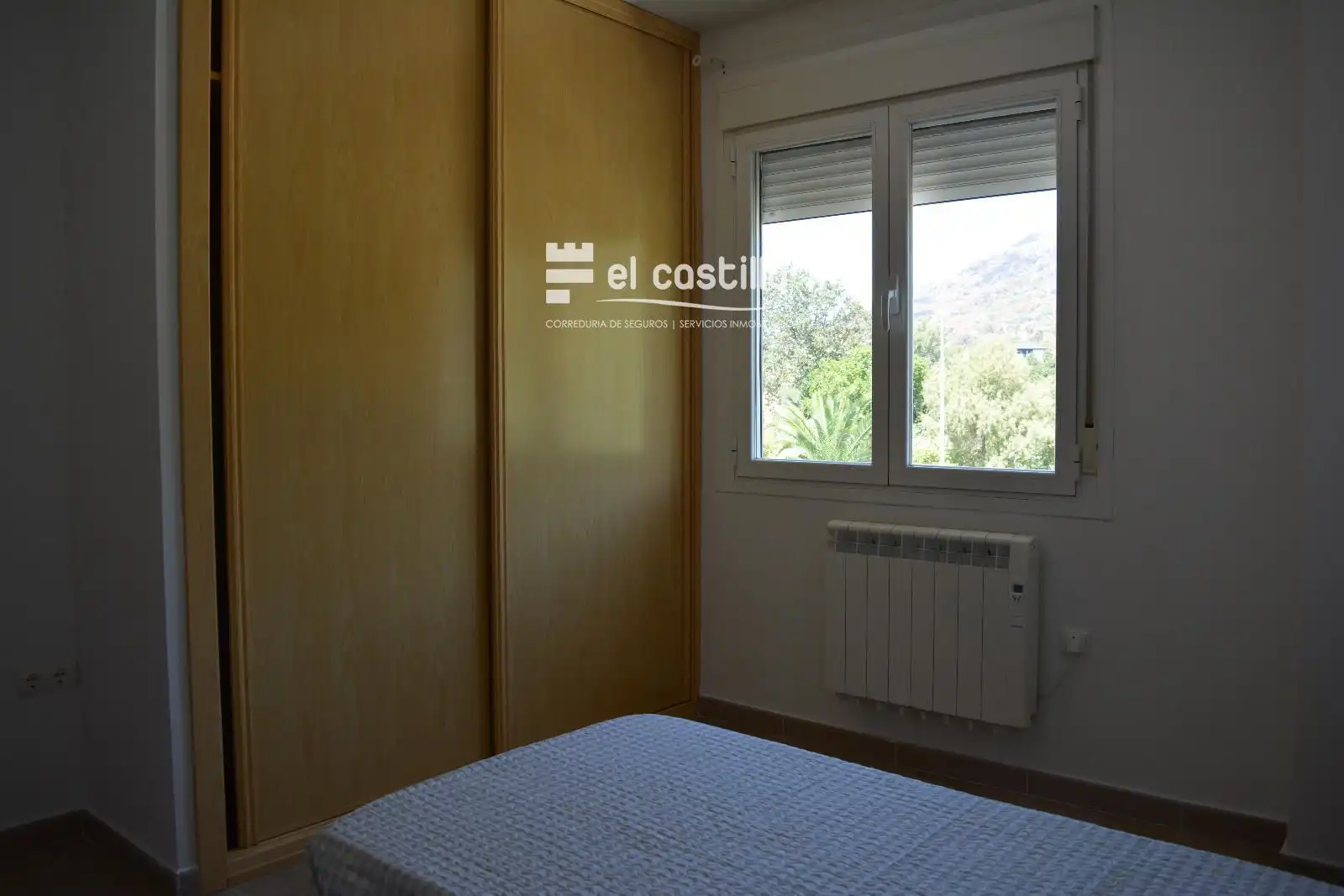 Dormitori de Pis de lloguer en Sotillo de la Adrada amb Aire condicionat, Calefacció i Terrassa