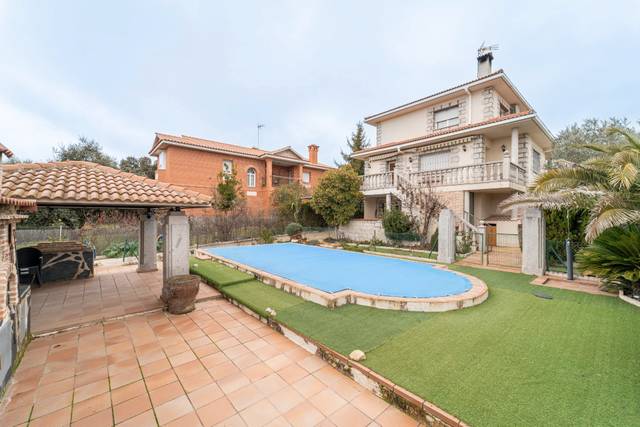 Casa-chalet en Venta en Calle Arroyo Retamosa, 1T en Sevilla la Nueva