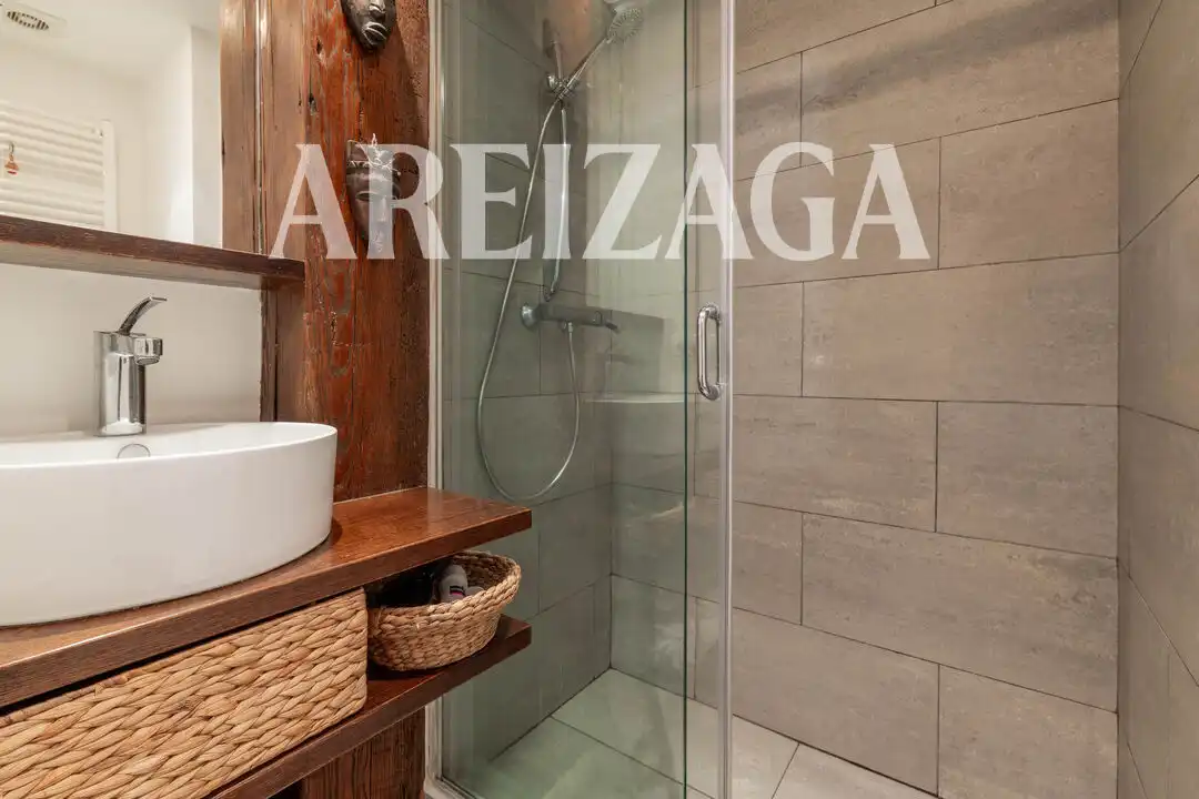 Badezimmer von Wohnung zum Verkauf in Donostia - San Sebastián  mit Heizung