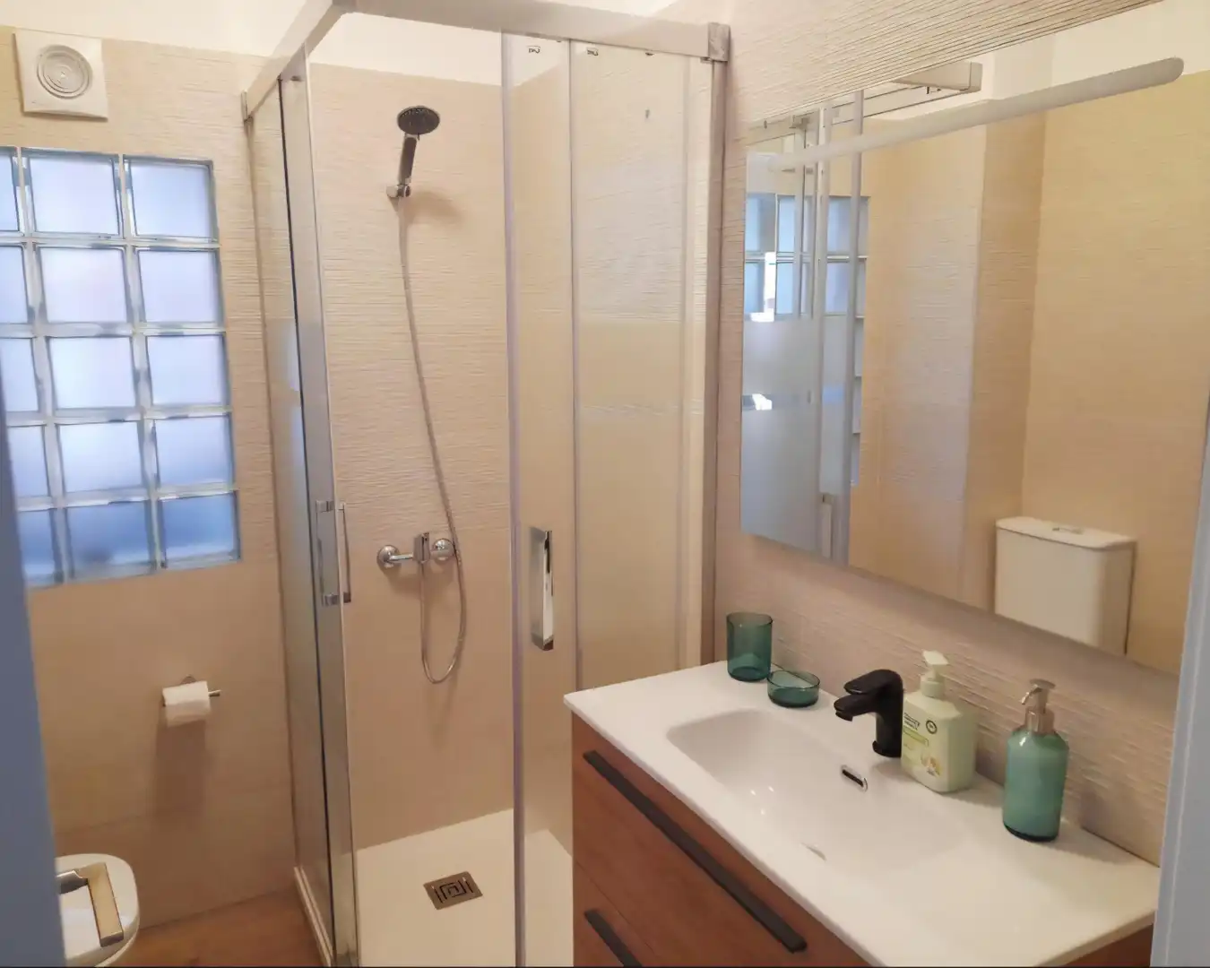 Bathroom of Flat for sale in Valencia  with Air Conditioner, Parquet flooring and Balcony