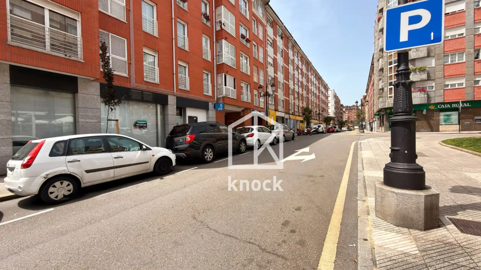 Vista exterior de Piso en venta en Oviedo  con Calefacción