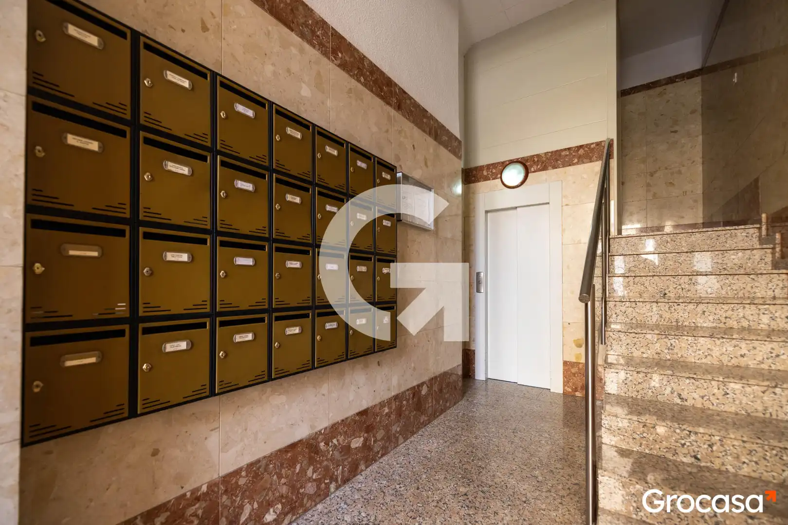 Piso con balcón en venta en CL SATURN