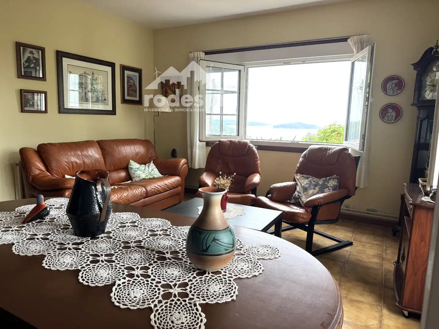 Wohnzimmer von Haus oder Chalet zum Verkauf in Sanxenxo mit Heizung, Abstellraum und Möbliert