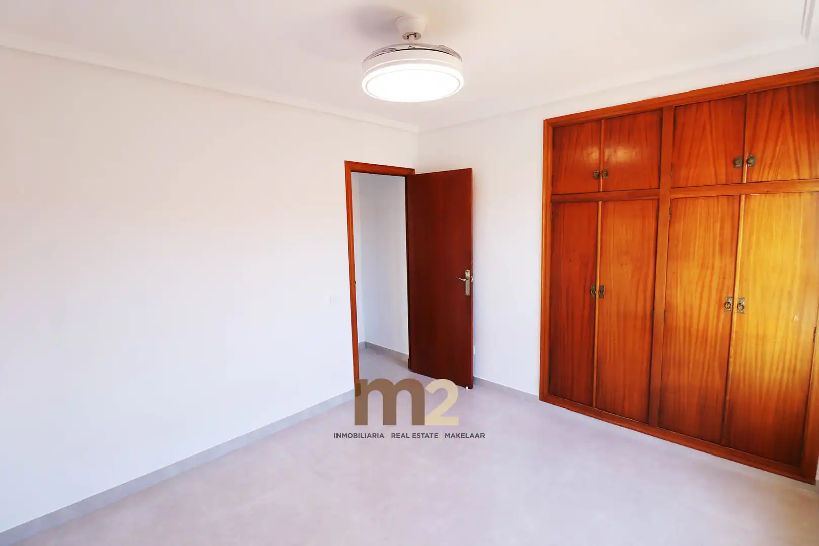 Dormitori de Apartament de lloguer en Guardamar del Segura amb Terrassa, Forn i Rentadora