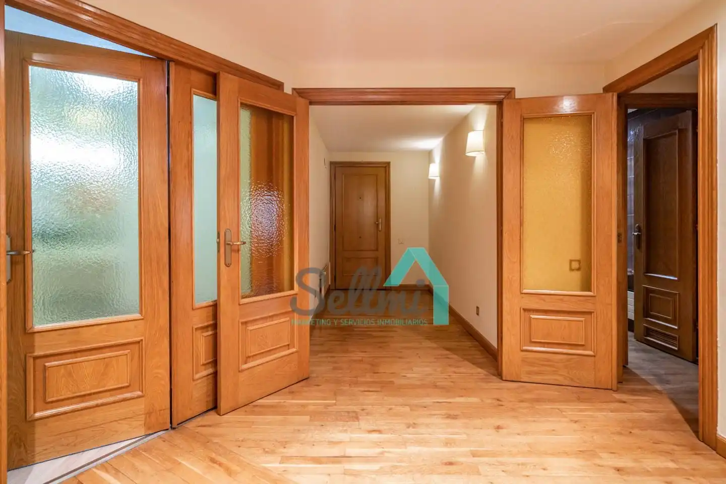 Piso en venta en Oviedo  con Calefacción, Parquet y Terraza