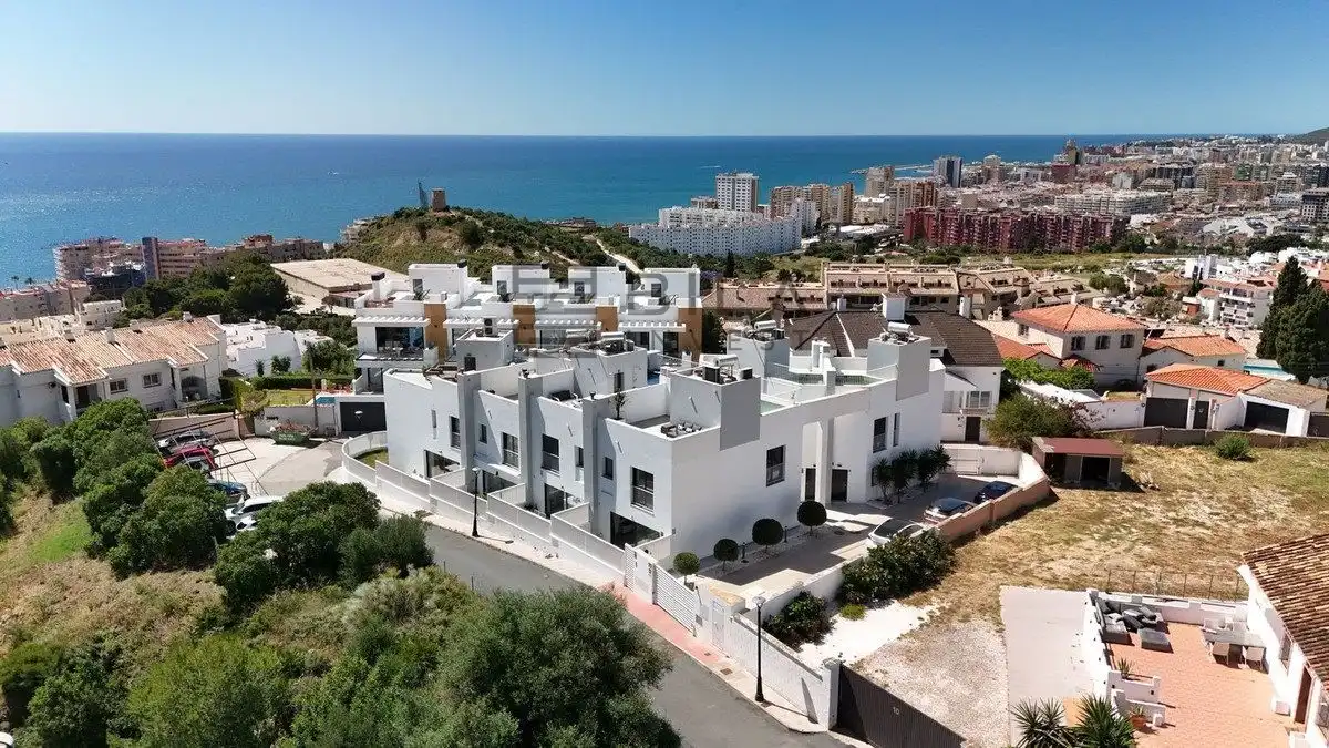 Terraced house with pool for sale in de la Pimienta
