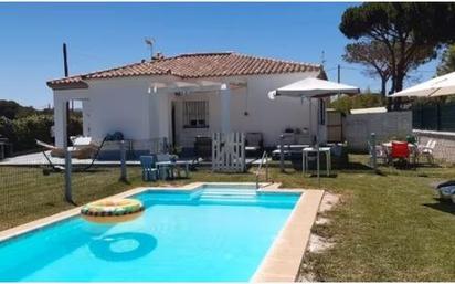 Piscina de Casa o xalet en venda en Chiclana de la Frontera amb Traster i Piscina