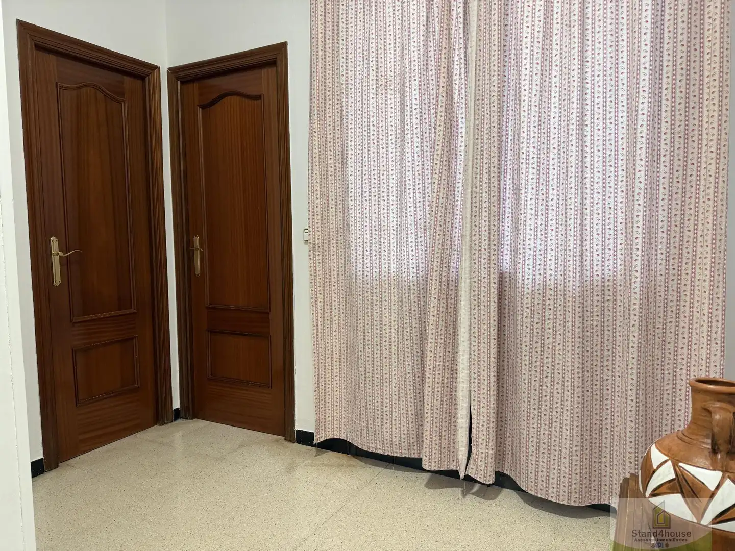 Habitación de Casa adosada en venta en La Palma del Condado con Aire acondicionado y Trastero