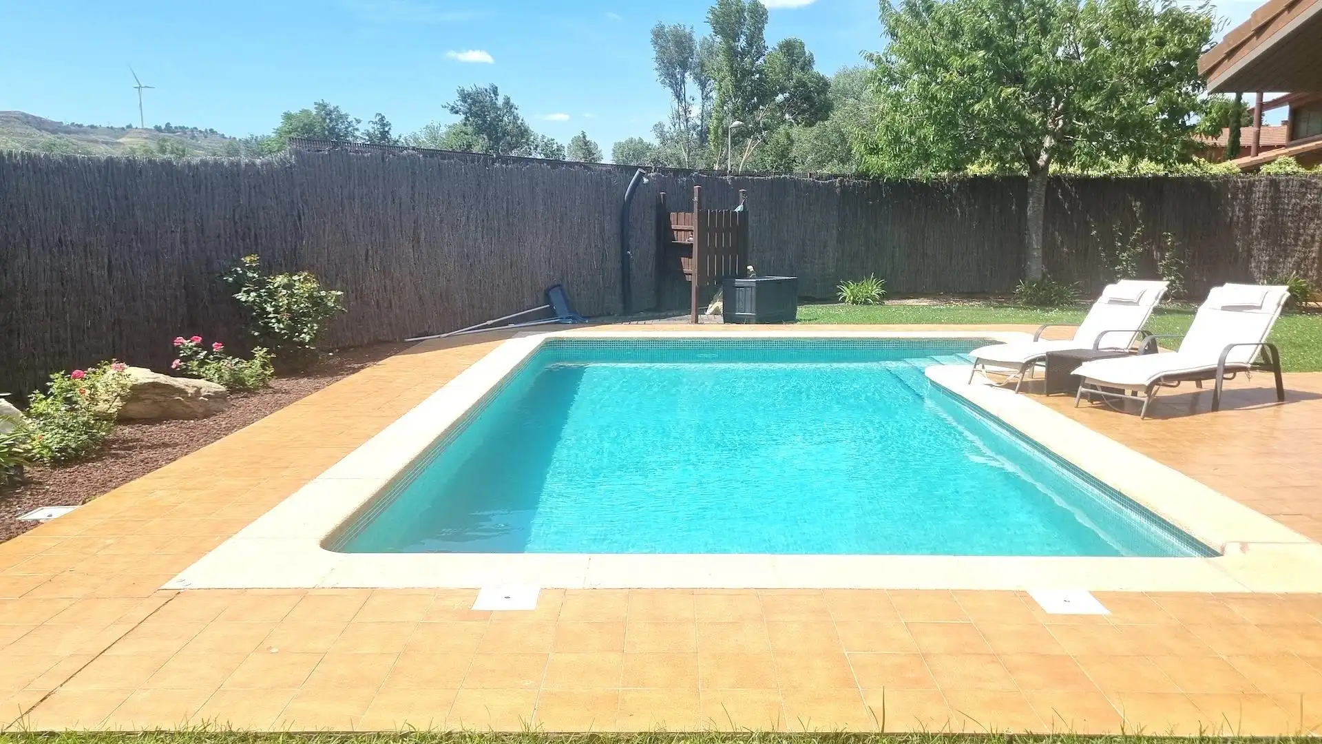 Piscina de Casa o chalet en venta en Cadrete con Aire acondicionado, Calefacción y Jardín privado