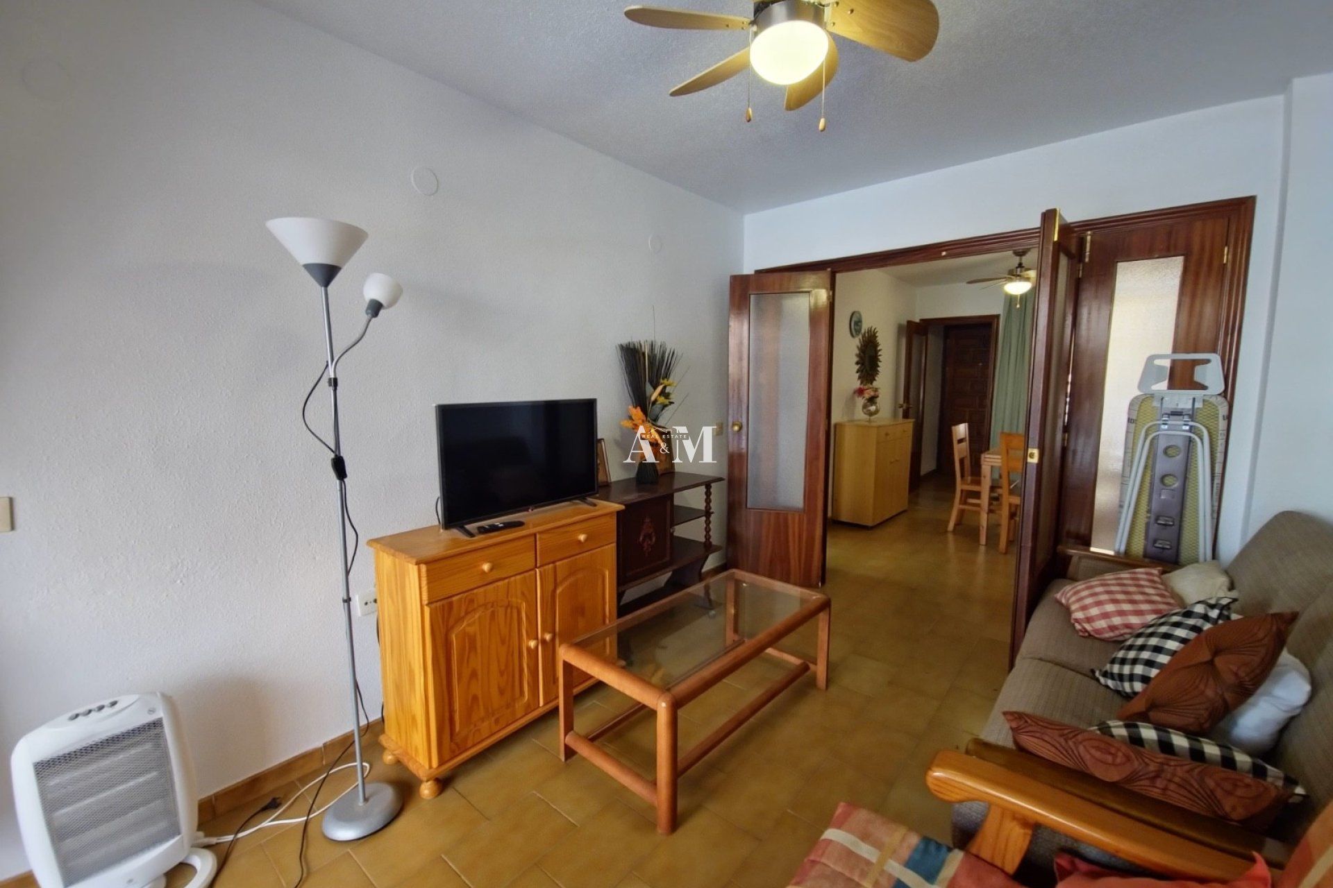 Sala de estar de Piso de alquiler en Torrevieja con Piscina, Amueblado y Balcón