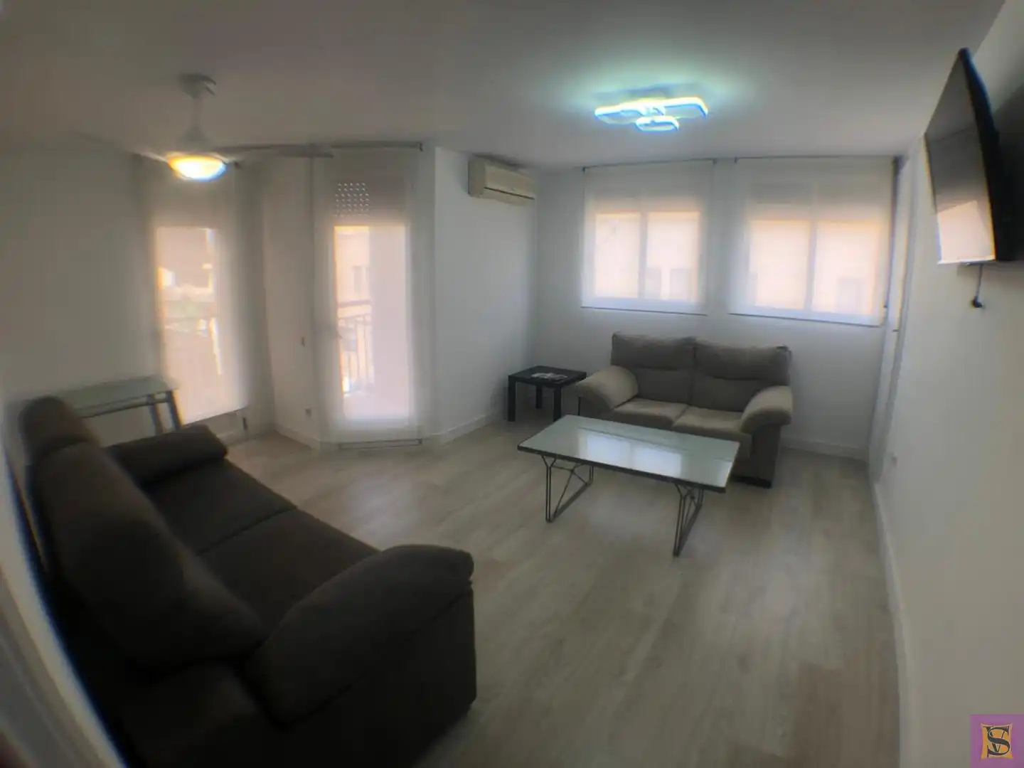 Sala d'estar de Pis de lloguer en Valencia amb Aire condicionat, Moblat i Forn