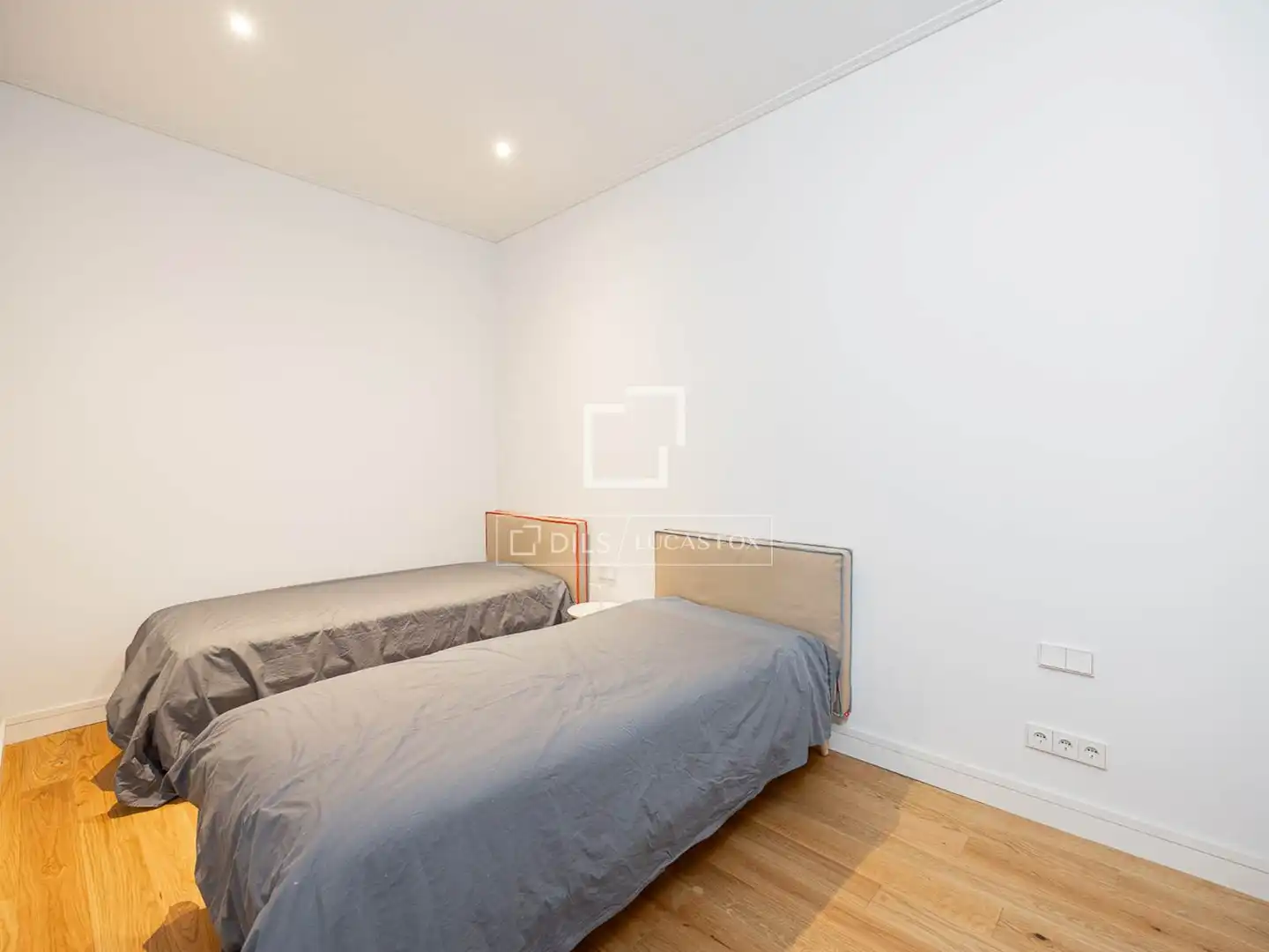 Habitación de Piso de alquiler en Girona con Aire acondicionado, Calefacción y Parquet