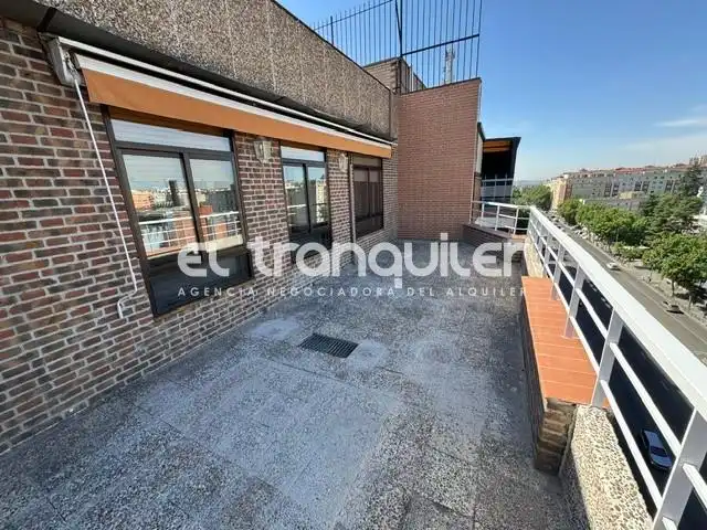 Terrassa de Àtic de lloguer en Madrid amb Aire condicionat, Parquet i Terrassa