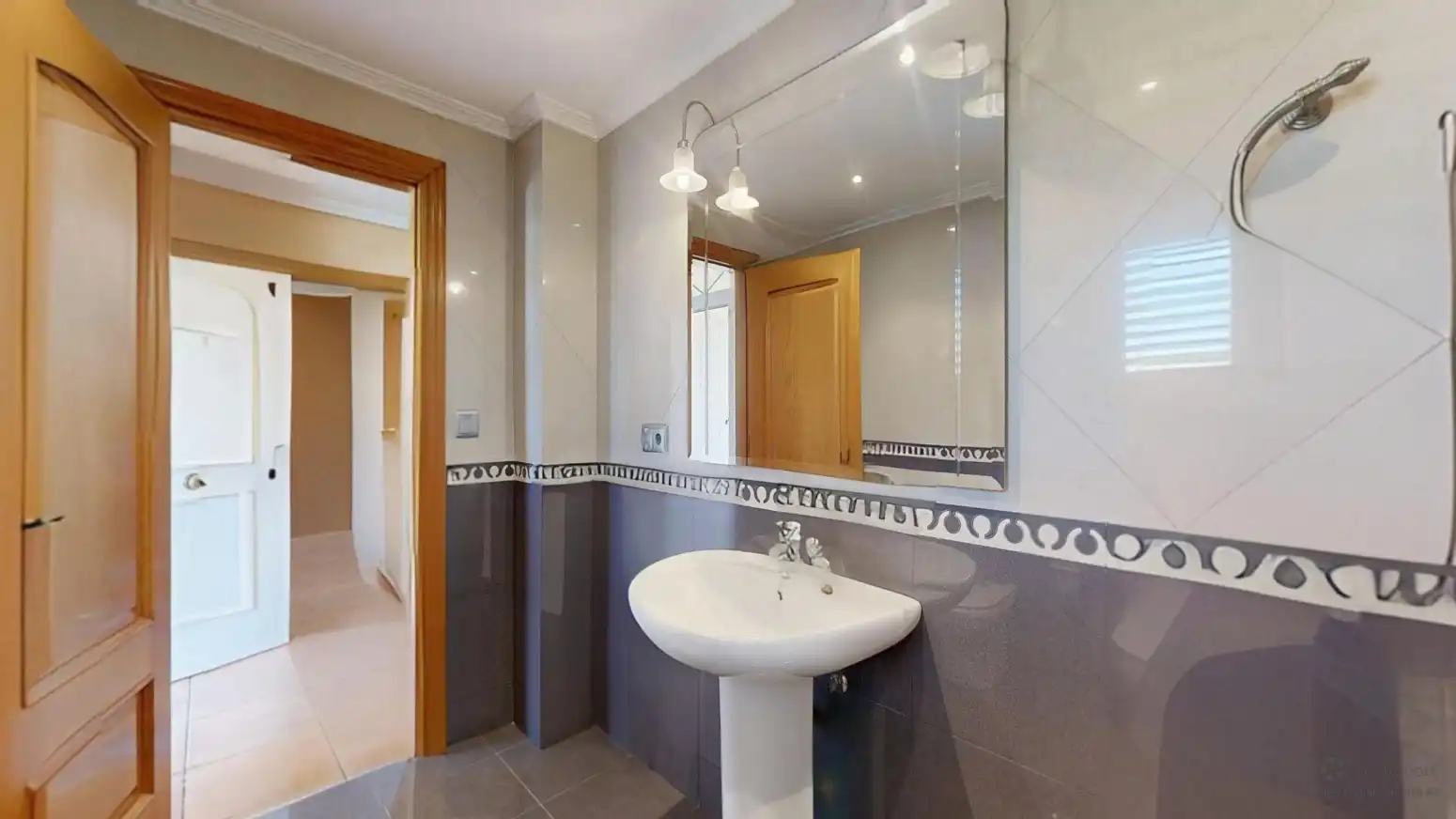 Bathroom of Houses for sale in Sagunto / Sagunt  with Private garden, Terrace and Swimming Pool