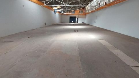 NAVE CREVILLENTE