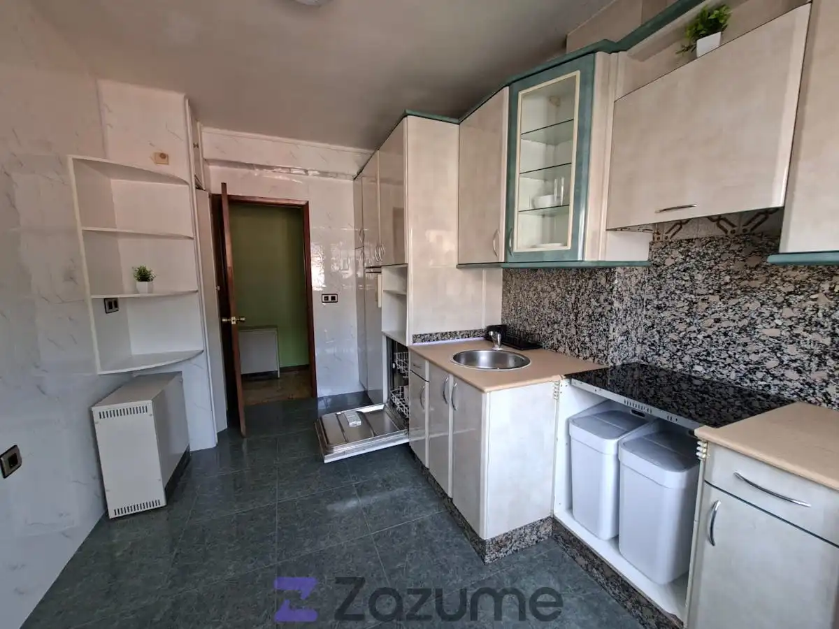 Kitchen of Flat for rent in Ponferrada  with Heating, Parquet flooring and Furnished