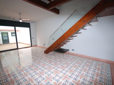 Casa amb balcó en venda a Carrer de Sant Ildefons