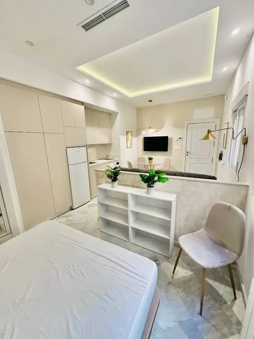 Study for rent in Calle Gran Vía de Colón, Centro - Sagrario
