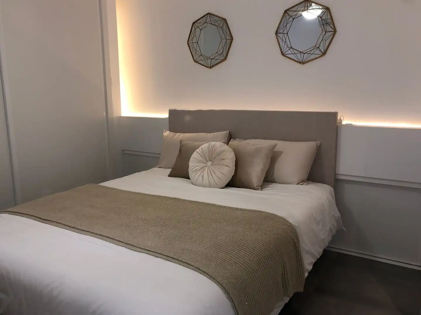 Schlafzimmer von Wohnungen zur Miete in Marbella mit Klimaanlage, Schwimmbad und Möbliert
