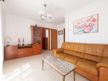 Flat with balcony for sale in Calle Carlos Falgueras 5