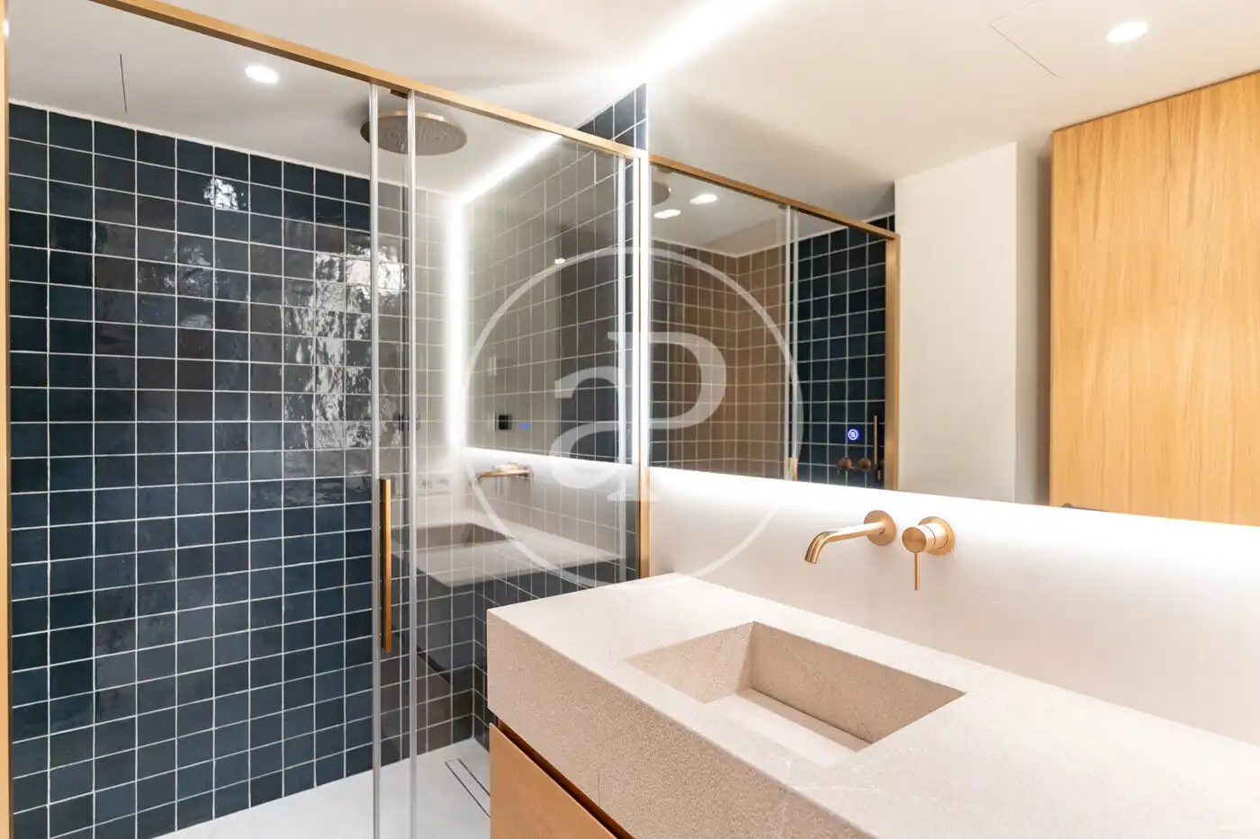 Baño de Piso en venta en  Palma de Mallorca con Aire acondicionado, Calefacción y Jardín privado