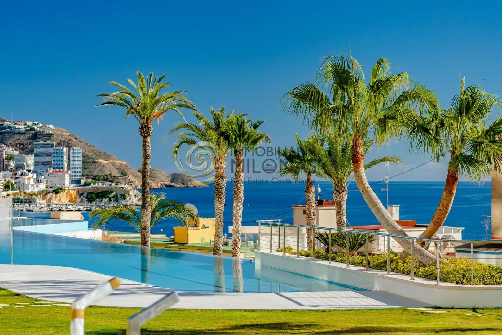 Piscina de Apartament en venda en Benidorm amb Aire condicionat, Terrassa i Traster